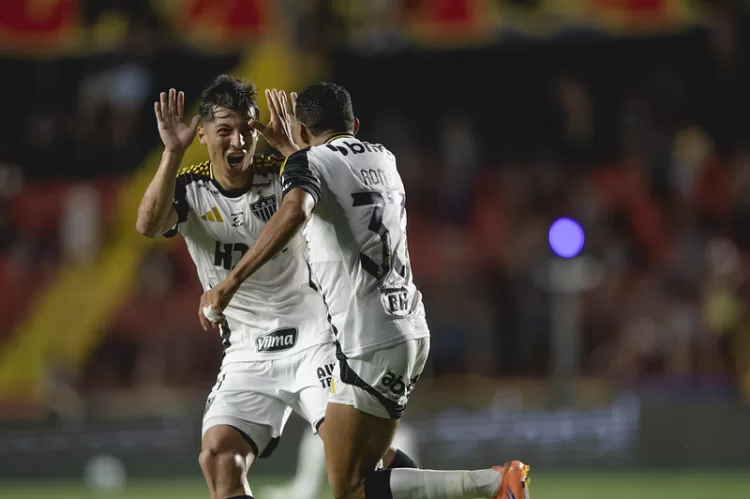 Atlético-MG reage e vira sobre o Sport em jogo movimentado na Ilha do Retiro