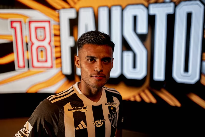 Atlético-MG inicia reformulação profunda e define lista de dispensas para 2026