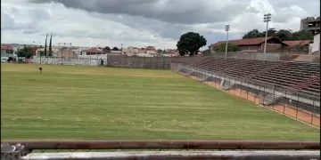 Estádio Juvêncio Augusto Soares tem gramado 100 por cento plantado- Foto Adeli Mendes