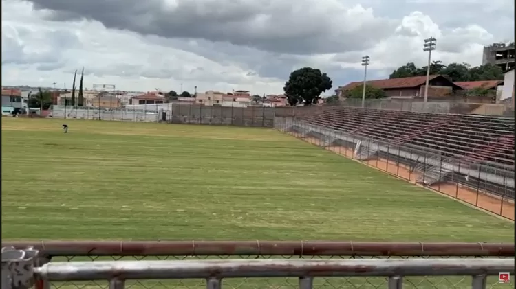 Estádio Juvêncio Augusto Soares tem gramado 100 por cento plantado- Foto Adeli Mendes