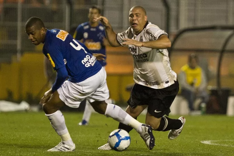 Polêmica no Mineirão reacende histórico de erros contra clubes mineiros diante do Corinthians, relembre o maior escândalo do Brasileirão pontos corridos: Corinthians 1×0 Cruzeiro em 2010