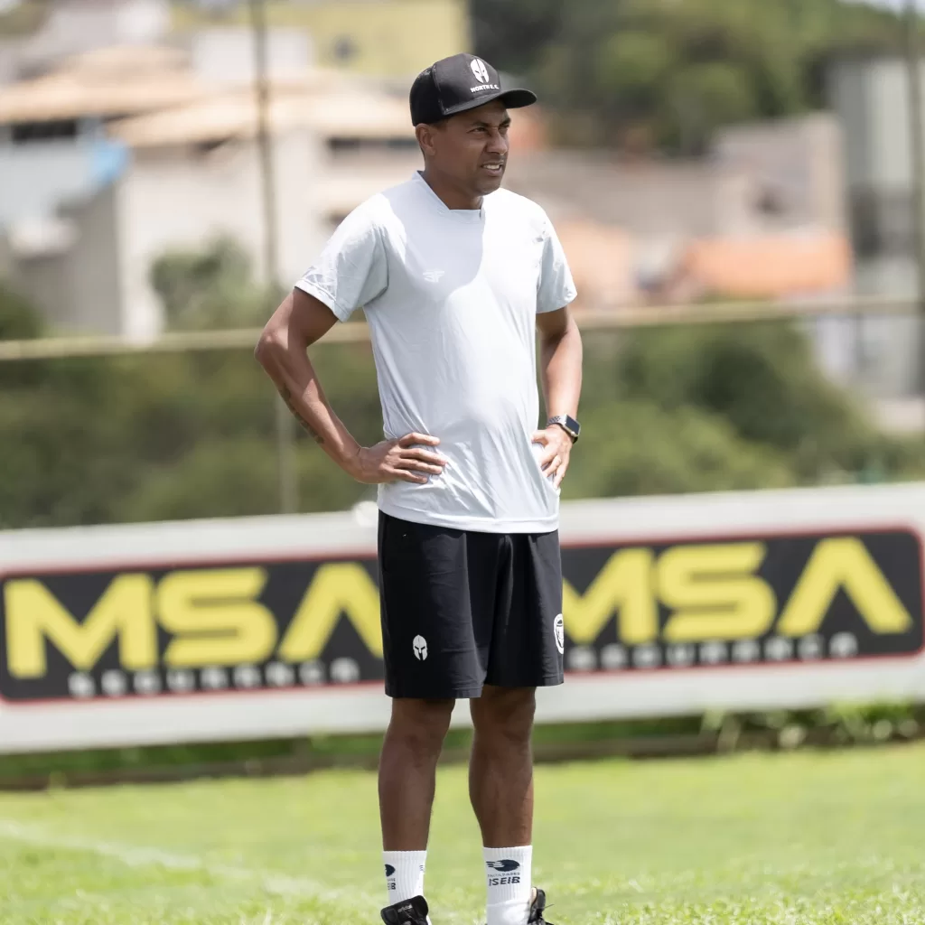 Kleberson Pereira comanda jogo treino contra o Itabirito - Foto Leo Rodrigues