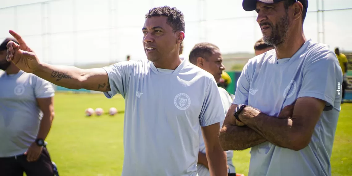 Kleberson comandando treino do North em 2026 - Foto Click Podium