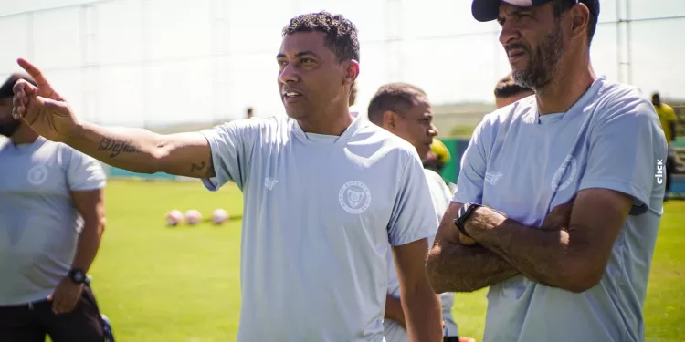 Pentacampeão mundial, Kleberson recorda passagem pelo América e projeta futuro no North de Montes Claros/MG