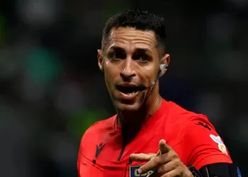 CBF define arbitragem para os jogos de volta das semifinais da Copa do Brasil