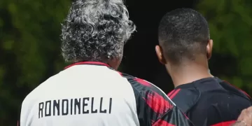 Rondinelli,  “O Deus da Raça”, falou ao canal 10frames sobre o trato com os fãs e seu legado junto ao Flamengo