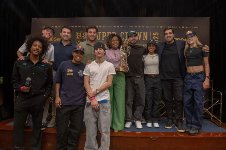 Andrey Souza representa a AEESB na coletiva de abertura do SLS Super Crown 2025, a final do Mundial de Skate Street