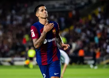 Barcelona aposta em João Cancelo por empréstimo e reforça identidade de jogo