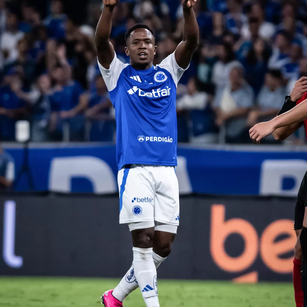 2025 - Cruzeiro x Corinthians - 23-11-2025 - Luis Sinisterra - Foto Gustavo Aleixo - Cruzeiro