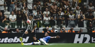Hulk decide mais uma vez, Atlético vira o clássico e conquista primeira vitória no Mineiro