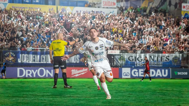 Bruno Lopes - atuando pelo North - Foto Willian Foto