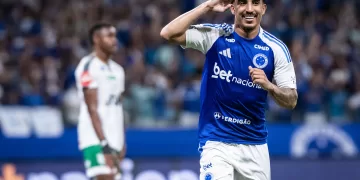 Com retorno dos titulares, Cruzeiro atropela o Uberlândia e aplica goleada por 5 a 0 no Mineirão