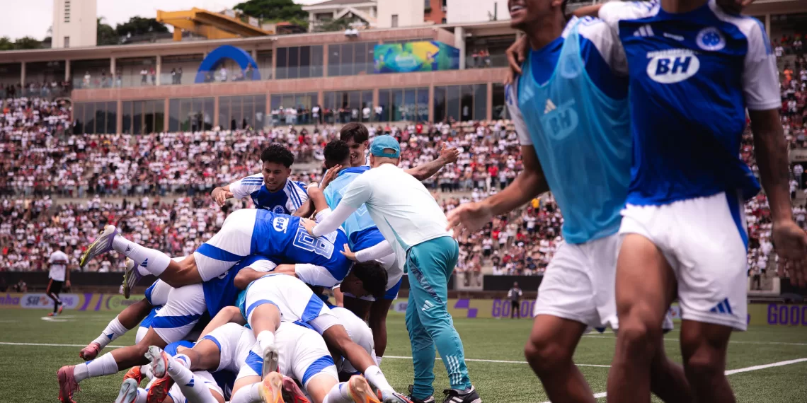 Com campanha irretocável, Cruzeiro é campeão da Copinha 2026