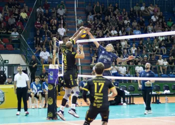 Invicto na Superliga B o Montes Claros Vôlei recebe o Praia Grande em casas par amais um confronto