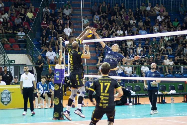 Invicto na Superliga B o Montes Claros Vôlei recebe o Praia Grande em casas par amais um confronto