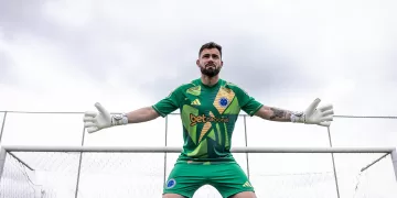 Cruzeiro oficializa contratação do goleiro Matheus Cunha até 2028