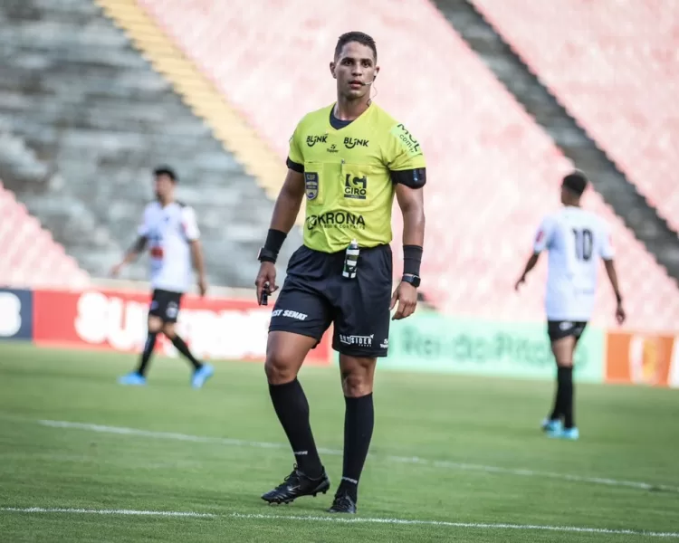 Federação Mineira divulga áudios do VAR sobre gol anulado da URT contra o Cruzeiro e aumenta debate sobre arbitragem