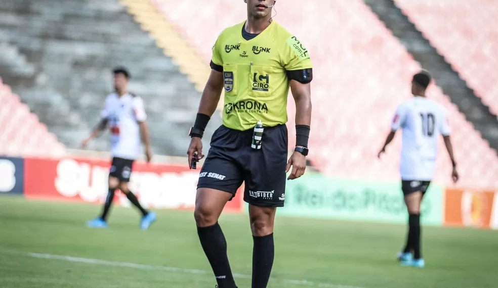 Federação Mineira divulga áudios do VAR sobre gol anulado da URT contra o Cruzeiro e aumenta debate sobre arbitragem