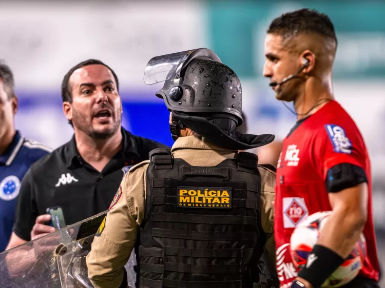 Federação Mineira divulga áudios do VAR sobre gol anulado da URT contra o Cruzeiro e aumenta debate sobre arbitragem