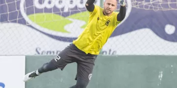 Rafael Pin goleiro do North em treinamento com bola - Foto JR Assessoria