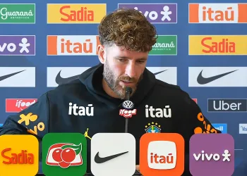 Léo Pereira assume erro em gol da França e aponta falha de posicionamento na defesa do Brasil