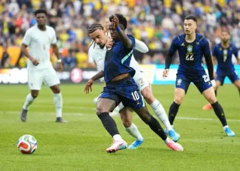 Brasil perde para a França em amistoso nos EUA e ouve protestos da torcida