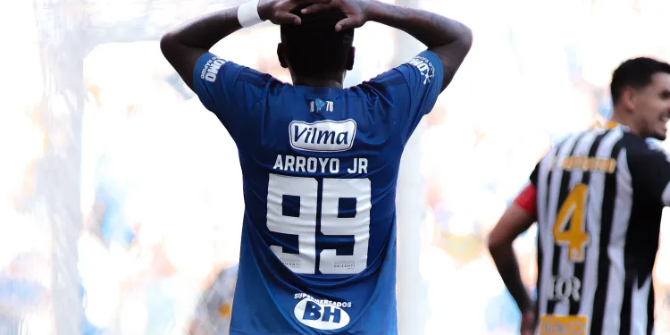 Ataque inoperante do Cruzeiro frustra torcida e empate sem gols com o Santos amplia crise no Brasileirão