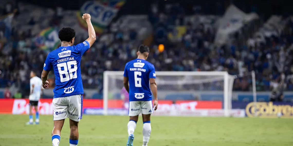 Cruzeiro, em atuação dominante, vence o Grêmio por 2×0 e deixa zona de rebaixamento do Brasileirão