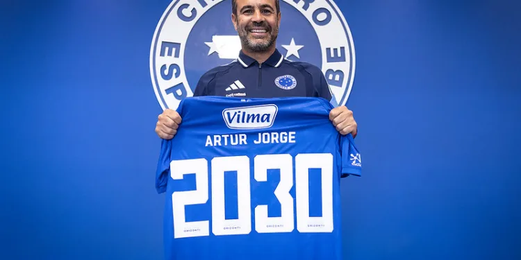 Cruzeiro antecipa renovação e Arthur Jorge seguira no time ate 2030 - Foto Gustavo Aleixo - Cruzeiro