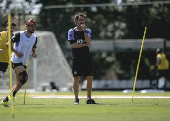 Eduardo Dominguez comanda treino no CT do Galo - Foto Pedro Souza - Atlético