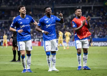 Cruzeiro vence jogo complicadíssimo diante do Boca Juniors e assume liderança do grupo