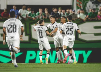 Atlético Mineiro vence a primeira partida fora de Casa sob o Comando de “El Barba Dominguez”