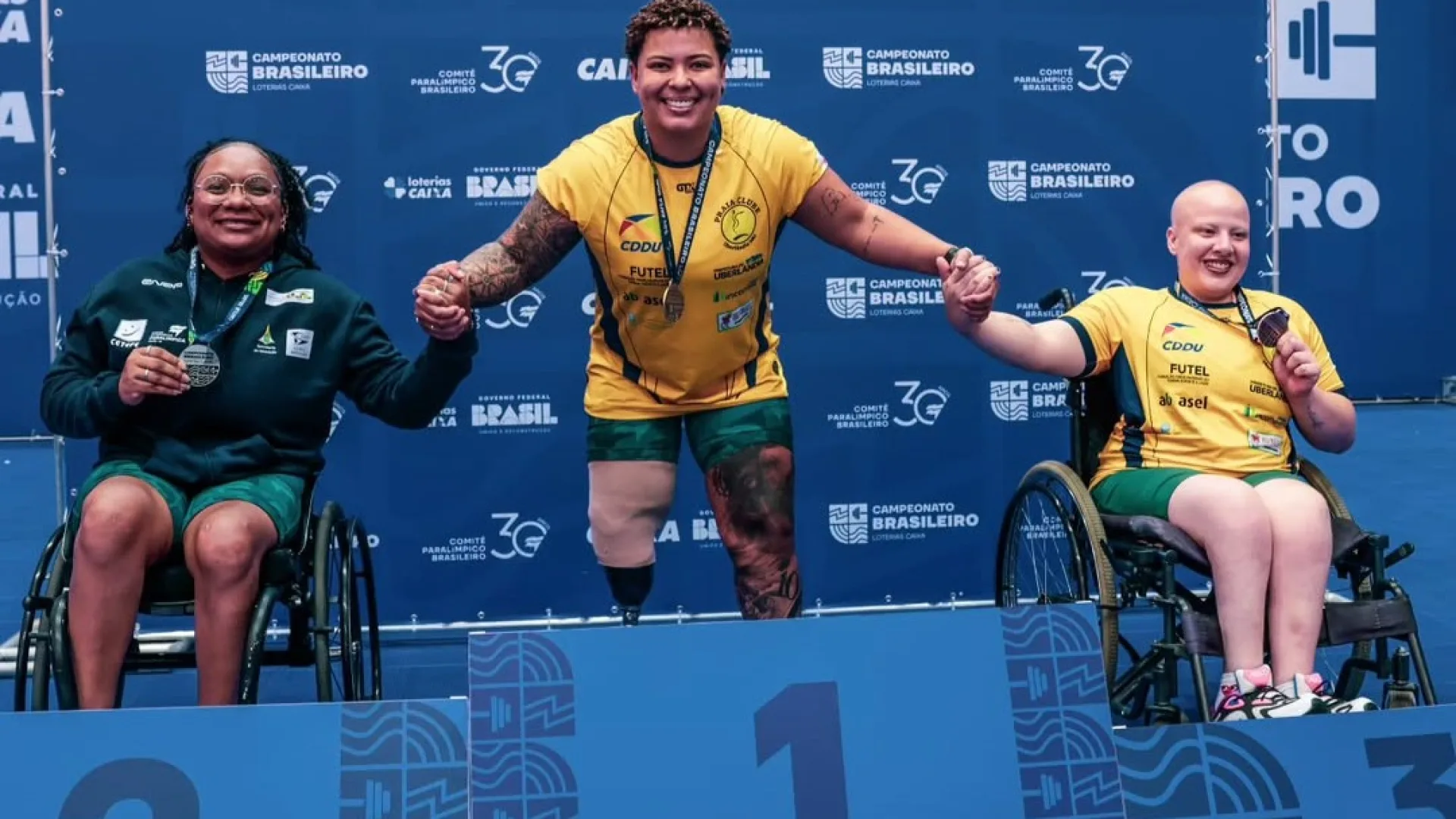 Caroline Fernnades Medalhista paralímpica natural de Montes Claros - Foto COB