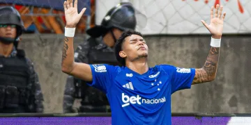 Cruzeiro vira sobre o Bahia na Fonte Nova, encerra sequência negativa e sobe na tabela do Brasileirão