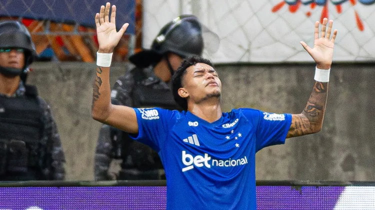 Cruzeiro vira sobre o Bahia na Fonte Nova, encerra sequência negativa e sobe na tabela do Brasileirão