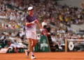 João Fonseca faz história em Roland Garros com virada épica sobre Novak Djokovic