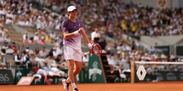 João Fonseca faz história em Roland Garros com virada épica sobre Novak Djokovic