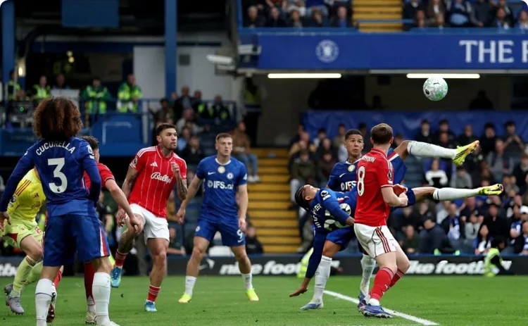 João Pedro marca o gol mais bonito da Premier League 25/26