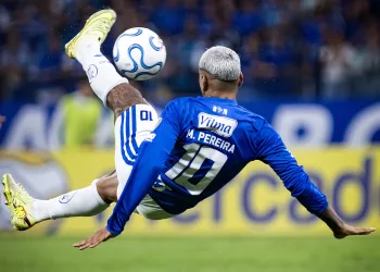 Com show de Matheus Pereira Cruzeiro goleia Barcelona e garante vaga nas oitavas da libertadores