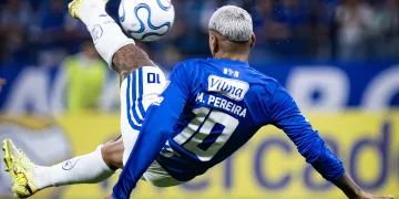 Com show de Matheus Pereira Cruzeiro goleia Barcelona e garante vaga nas oitavas da libertadores