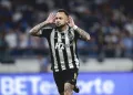 Para espantar a crise, Atlético domina o clássico e vence o Cruzeiro no Mineirão pelo Brasileirão