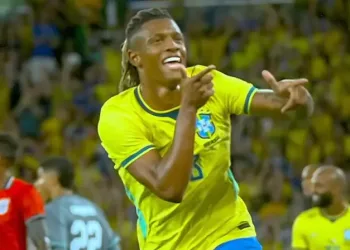 Brasil titular não empolga, mas reservas goleiam Panamá no Maracanã