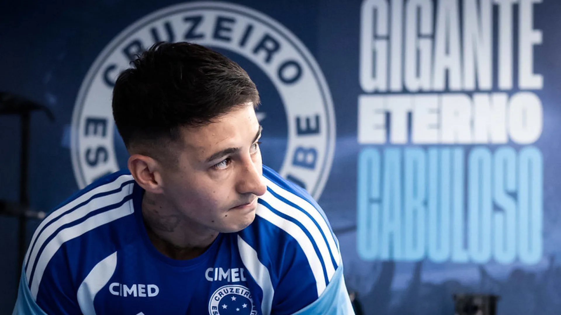Gabriel Rojas é apresentado ao elenco do Cruzeiro - Foto Gustavo Aleixo - Cruzeiro - 22-06-2026