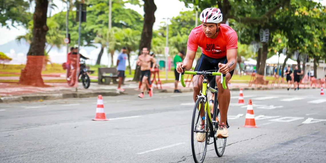 José Lucas “Lucas Mineiro” faz história e se torna o primeiro paraisense a completar o Troféu Brasil de triatnlon abaixo de 1h30
