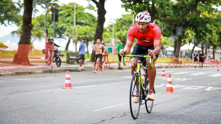 José Lucas “Lucas Mineiro” faz história e se torna o primeiro paraisense a completar o Troféu Brasil de triatnlon abaixo de 1h30