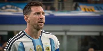 Messi desperdiça pênalti, entra para estatística negativa e adia em 30 minutos recorde histórico em Copas