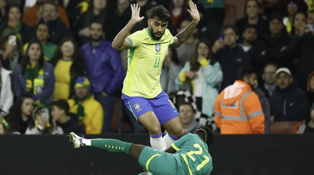 Lucas Paquetá no jogo Brasil X Senegal em 2025 - Foto Rafael Ribeiro - CBF - Licença CC