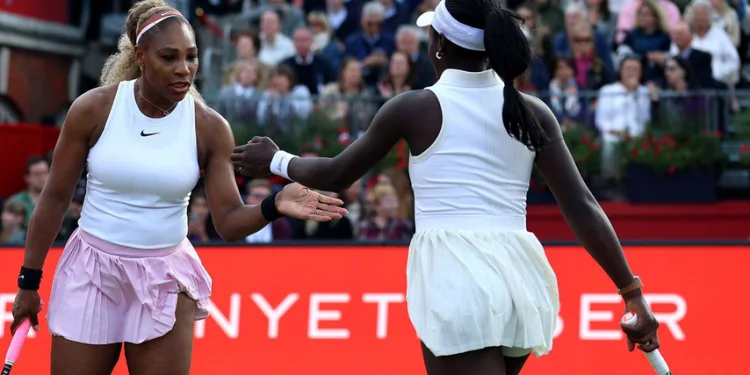 Serena Williams retorna às quadras com vitória e reacende rumores sobre Wimbledon