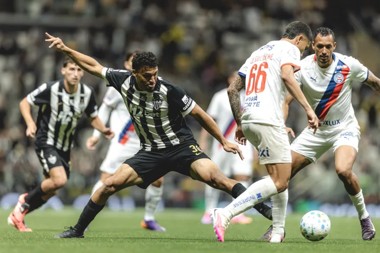 Atlético tropeça na volta da temporada, empata com o Bahia e deixa torcida irritada  na Arena MRV