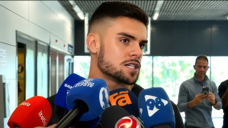 Cruzeiro contrata Gabriel Pec por R$ 63 milhões; atacante já está em BH para assinar